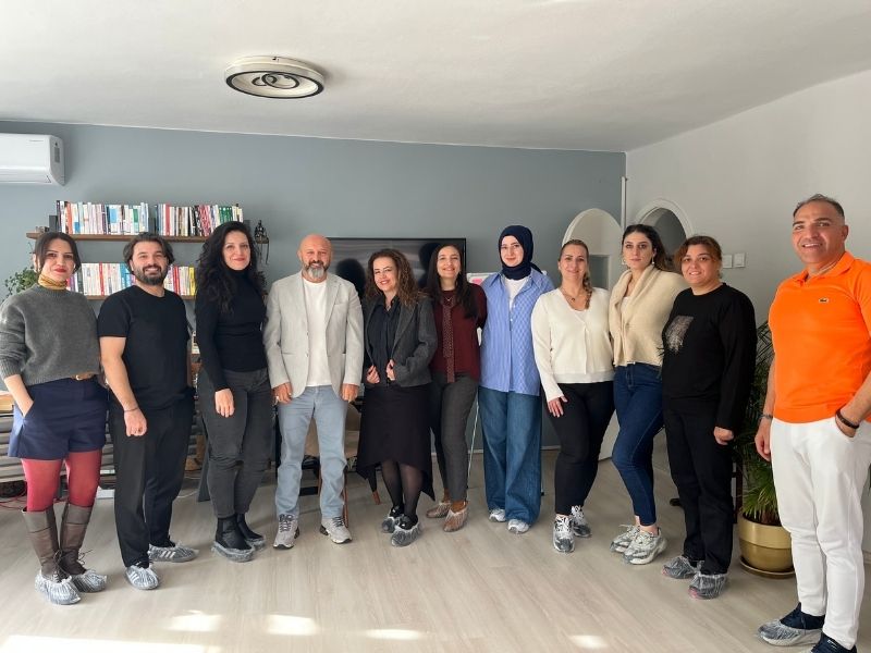 Ankara Yüz Yüze Eğitim 4 ilhan-koc-akademi-ankara-yüz-yüze-egitim-fotosu- eglenceli-egitim- mutlu- bireyler