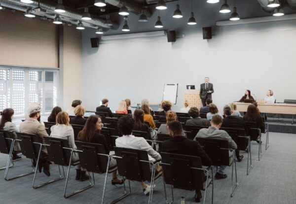 Kurumsal Reskilling ve Upskilling Stratejileri